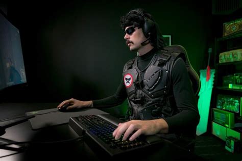 Dr. Disrespect (Guy Beahm) Ehefrau, Wiki, Bio, Größe, Freundin,。